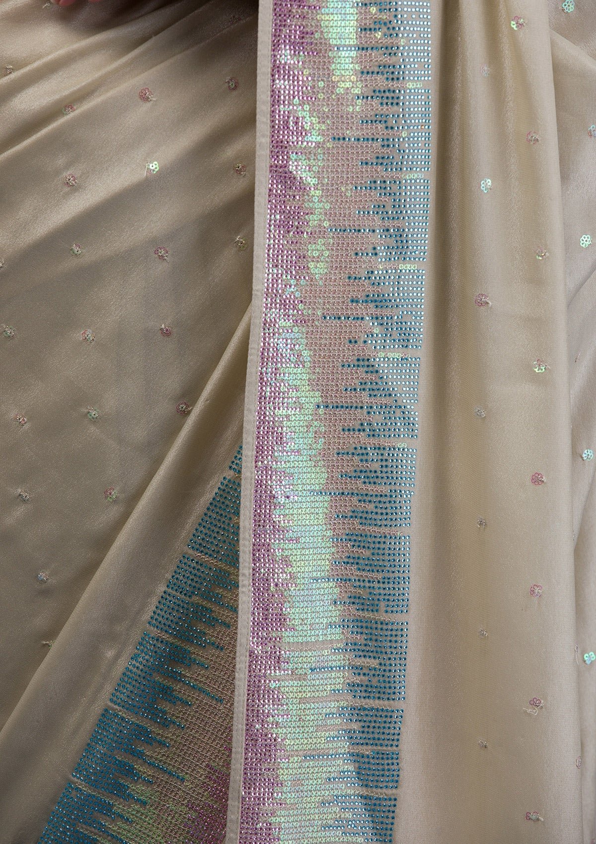 Glistening Pista Green Georgette Saree with Dazzling Sequins - Image 7