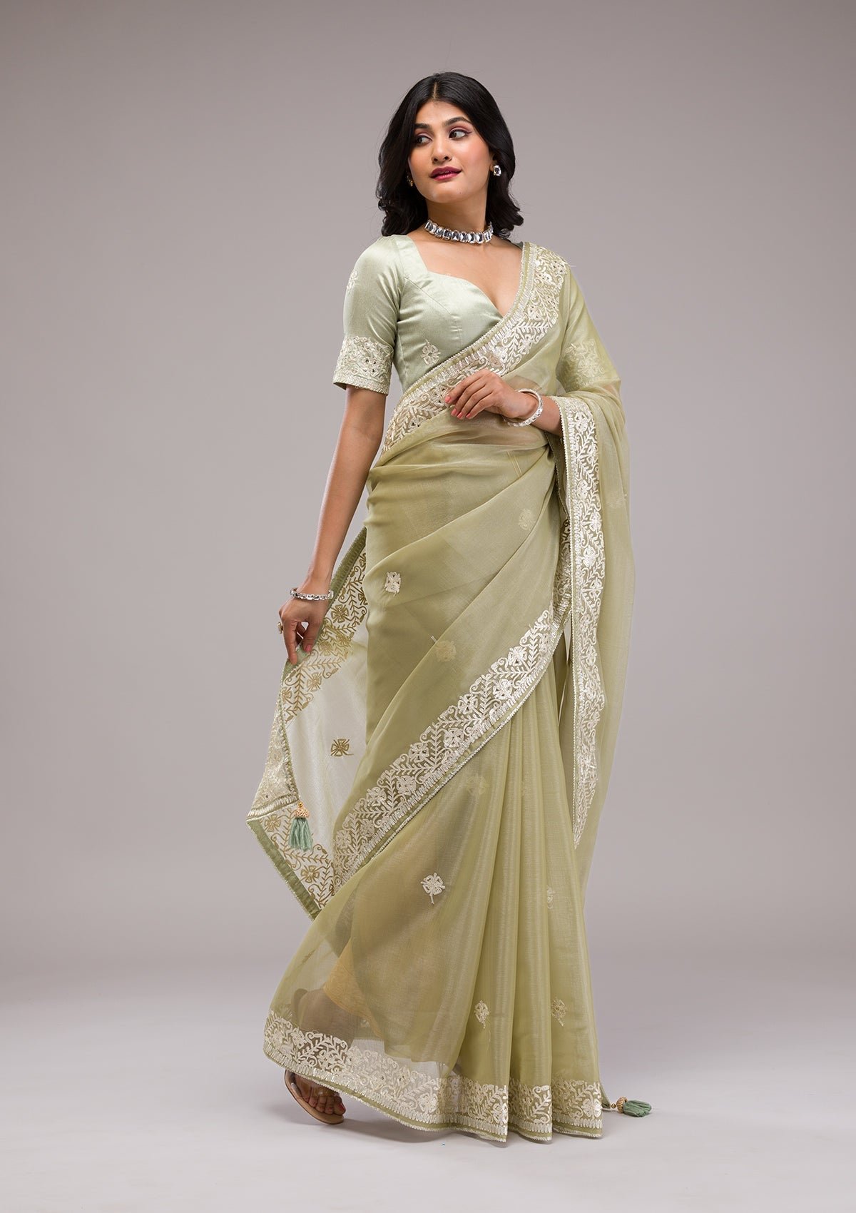 Elegant Pista Green Semi Crepe Saree with Intricate Zariwork - Image 4