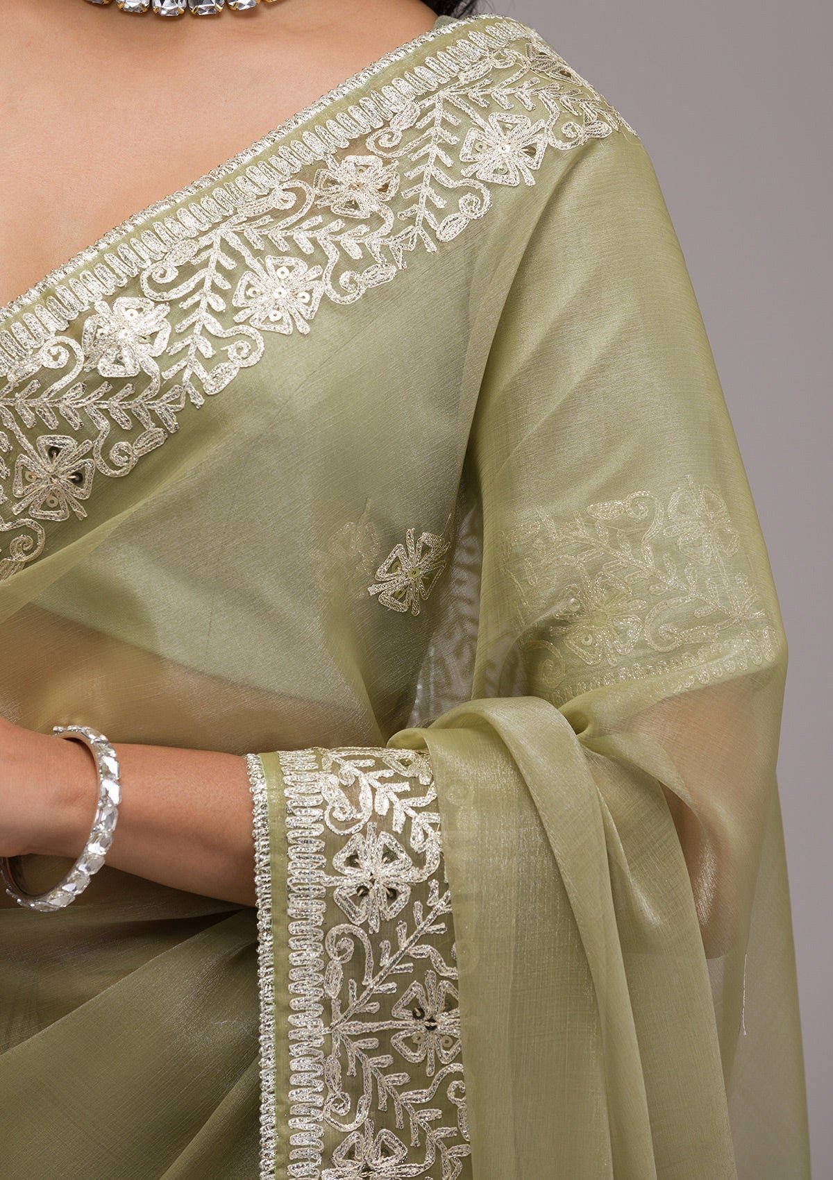 Elegant Pista Green Semi Crepe Saree with Intricate Zariwork - Image 7